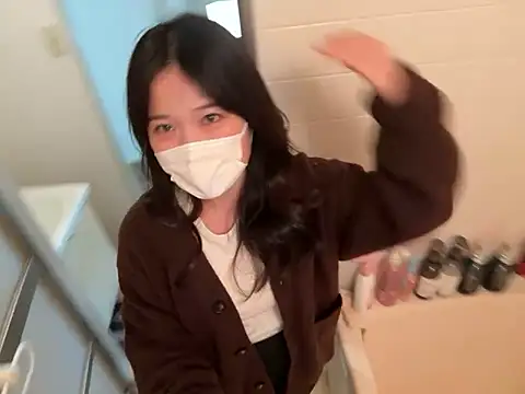 Snapshot of hikiwarinatto_xoxo chatting on 3, 11, 2025 hikiwarinatto xoxo online show from 3, 11, 2025