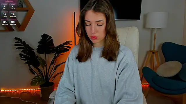 Snapshot of SweetVikki chatting on 10, 2, 2026 SweetVikki online show from 10, 2, 2026