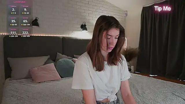 Snapshot of SweetVikki chatting on 17, 2, 2026 SweetVikki online show from 17, 2, 2026