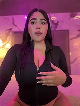 Snapshot of SofiaWildee chatting on 21, 12, 2025 SofiaWildee online show from 21, 12, 2025