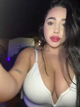 Snapshot of SofiaWildee chatting on 5, 2, 2026 SofiaWildee online show from 5, 2, 2026