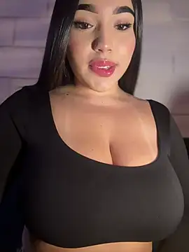 Snapshot of SofiaWildee chatting on 8, 2, 2026 SofiaWildee online show from 8, 2, 2026