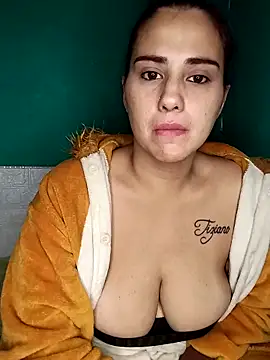 kariciasecreta online show from 8, 4, 2026