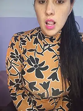 Snapshot of kariciasecreta chatting on 24, 5, 2026 kariciasecreta online show from 24, 5, 2026