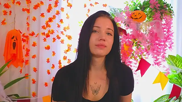 LauraHale online show from 8, 11, 2025