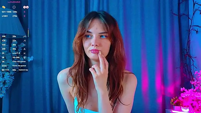 LisaDrake online show from 6, 10, 2025