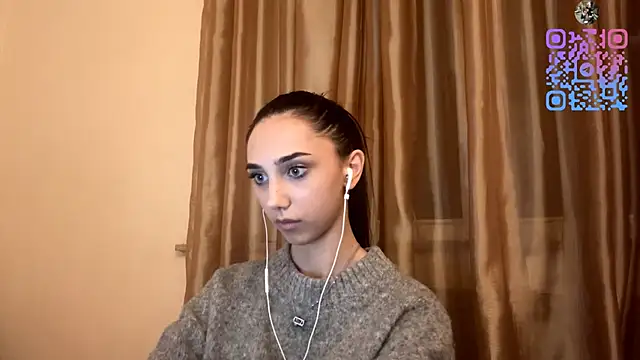 Snapshot of LinaMour chatting on 14, 10, 2025 LinaMour online show from 14, 10, 2025