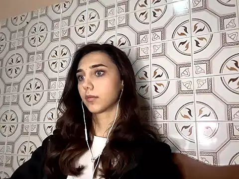 Snapshot of LinaMour chatting on 9, 11, 2025 LinaMour online show from 9, 11, 2025