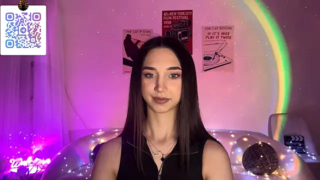 LinaMour online show from 12, 4, 2026