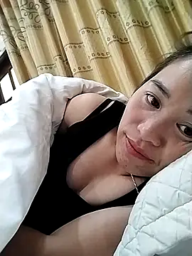 tuyetnhi-00 online show from 2, 11, 2025