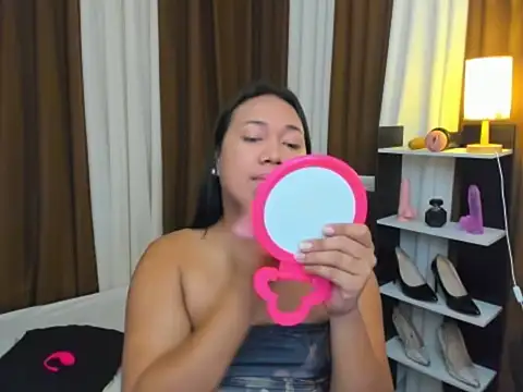 TsUncutKaren online show from 9, 10, 2025