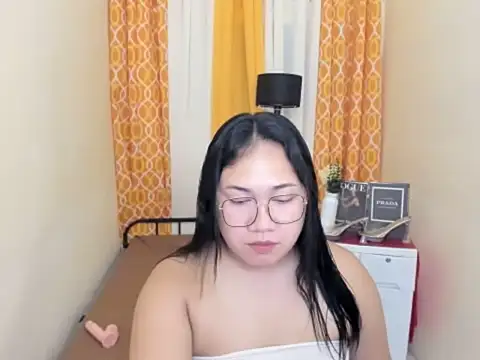 TsUncutKaren online show from 8, 4, 2026