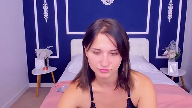 Snapshot of VivienSquare chatting on 14, 9, 2025 VivienSquare online show from 14, 9, 2025
