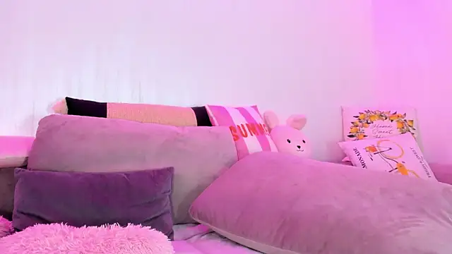 Snapshot of RileyNox chatting on 15, 4, 2026 RileyNox online show from 15, 4, 2026