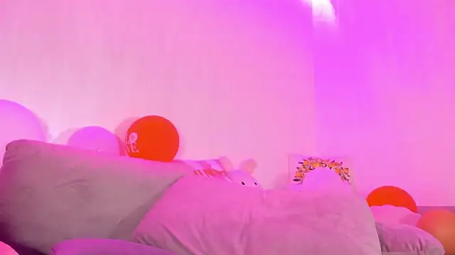 Snapshot of RileyNox chatting on 25, 4, 2026 RileyNox online show from 25, 4, 2026