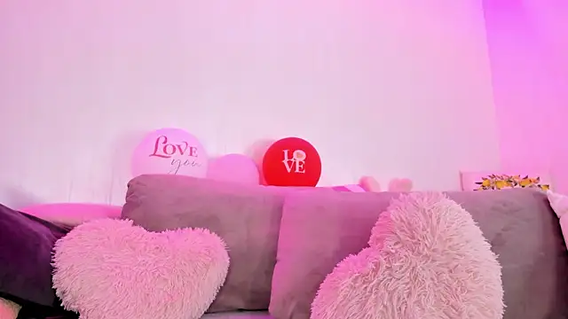 Snapshot of RileyNox chatting on 27, 4, 2026 RileyNox online show from 27, 4, 2026