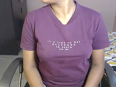 Snapshot of hot_riaa25 chatting on 11, 5, 2026 hot riaa25 online show from 11, 5, 2026