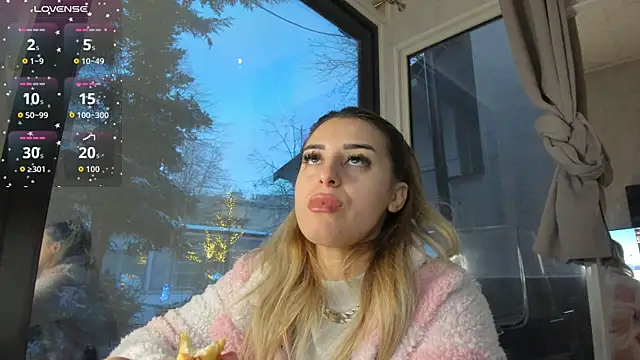 Snapshot of Ella_Vee chatting on 9, 1, 2026 Ella Vee online show from 9, 1, 2026