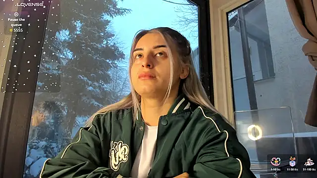 Snapshot of Ella_Vee chatting on 2, 2, 2026 Ella Vee online show from 2, 2, 2026