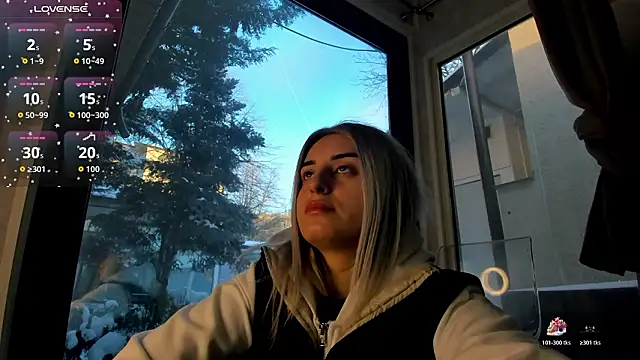 Snapshot of Ella_Vee chatting on 3, 2, 2026 Ella Vee online show from 3, 2, 2026