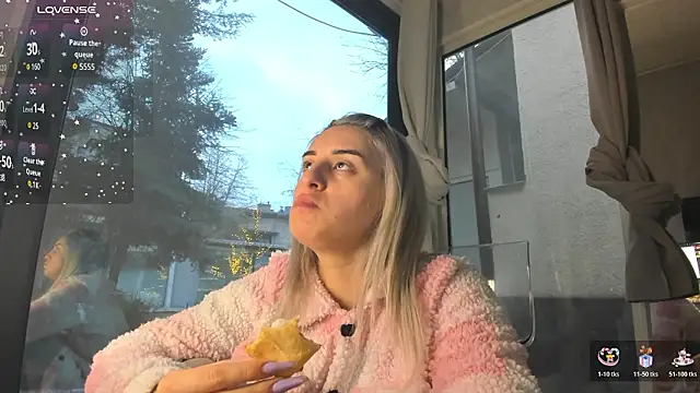 Snapshot of Ella_Vee chatting on 9, 2, 2026 Ella Vee online show from 9, 2, 2026