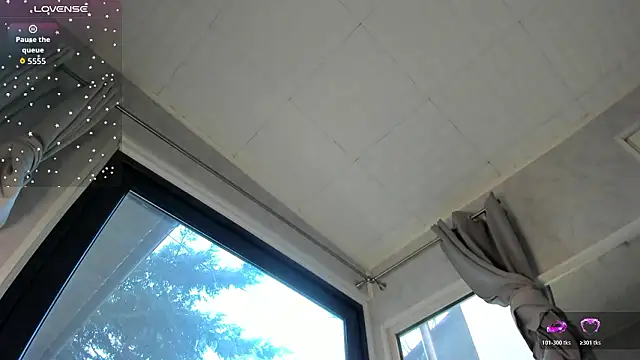 Snapshot of Ella_Vee chatting on 4, 3, 2026 Ella Vee online show from 4, 3, 2026