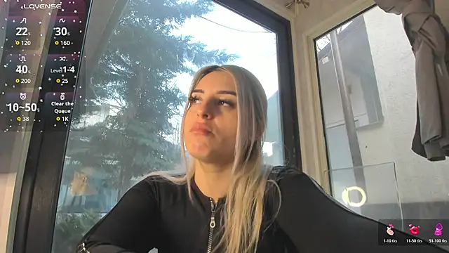 Snapshot of Ella_Vee chatting on 5, 3, 2026 Ella Vee online show from 5, 3, 2026