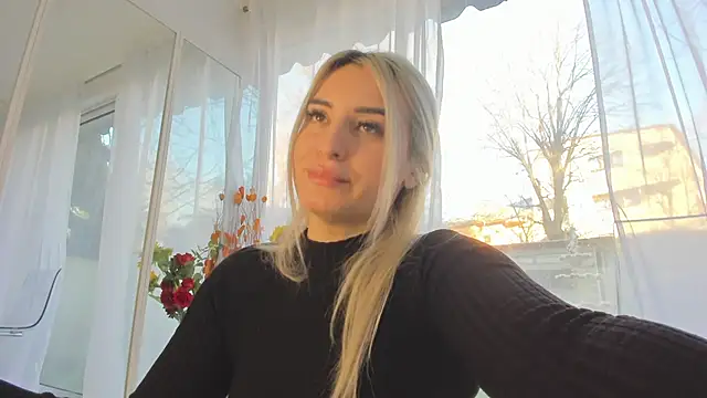 Snapshot of Ella_Vee chatting on 10, 3, 2026 Ella Vee online show from 10, 3, 2026