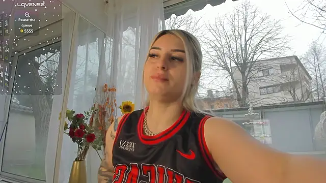 Snapshot of Ella_Vee chatting on 23, 3, 2026 Ella Vee online show from 23, 3, 2026