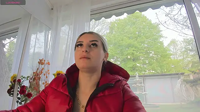 Snapshot of Ella_Vee chatting on 22, 4, 2026 Ella Vee online show from 22, 4, 2026