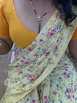 Snapshot of luci-queen chatting on 10, 6, 2026 luci-queen online show from 10, 6, 2026
