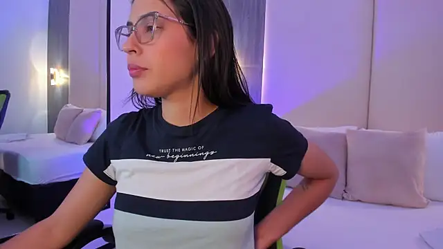 Snapshot of desireee_ chatting on 11, 2, 2026 desireee online show from 11, 2, 2026