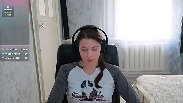 Snapshot of CutieAnny chatting on 25, 11, 2025 CutieAnny online show from 25, 11, 2025