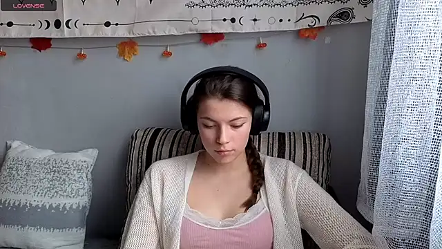 Snapshot of CutieAnny chatting on 27, 11, 2025 CutieAnny online show from 27, 11, 2025