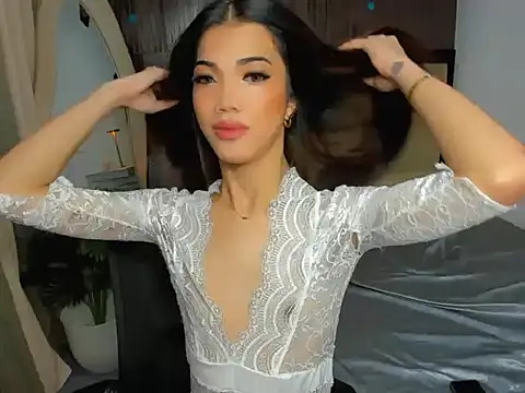 CassieSommereux online show from 16, 12, 2025