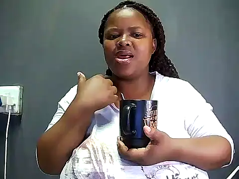 Snapshot of MegaBustyQueen chatting on 10, 9, 2025 MegaBustyQueen online show from 10, 9, 2025