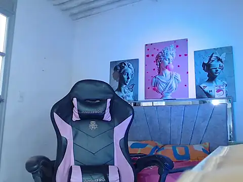 aisha299 online show from 8, 10, 2025