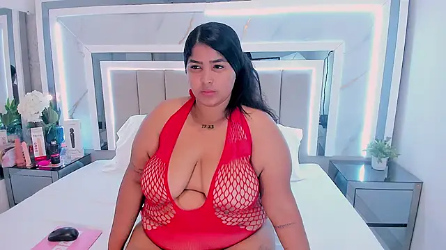 Snapshot of JuliethaVillalobos chatting on 19, 11, 2025 JuliethaVillalobos online show from 19, 11, 2025