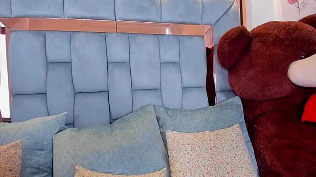 chloeriveraa online show from 18, 11, 2025