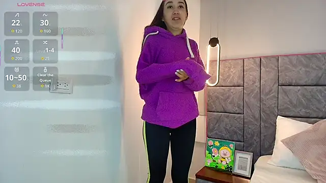 Snapshot of alaska__williams__ chatting on 7, 10, 2025 alaska williams online show from 7, 10, 2025