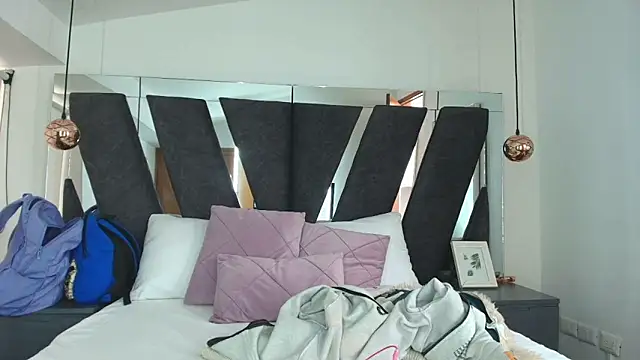 Snapshot of alaska__williams__ chatting on 23, 11, 2025 alaska williams online show from 23, 11, 2025