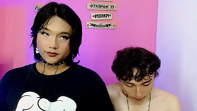 Snapshot of x_karloss_x chatting on 13, 11, 2025 x karloss x online show from 13, 11, 2025