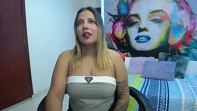 Snapshot of tiana_breeze chatting on 2, 10, 2025 tiana breeze online show from 2, 10, 2025