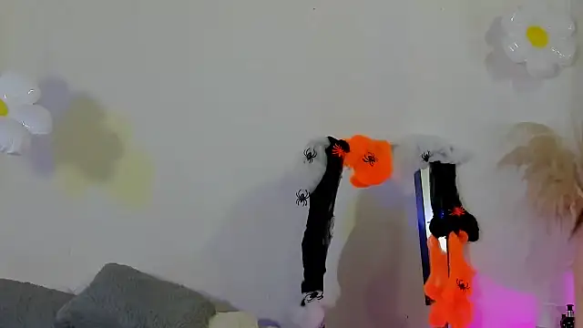 Naomi Flame online show from 28, 10, 2025