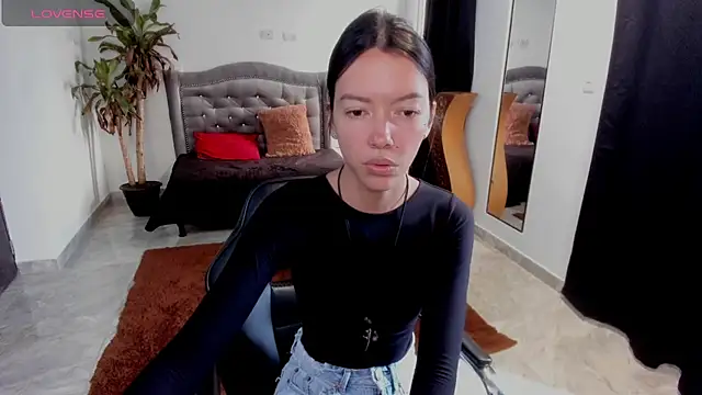 Snapshot of fox_valerie chatting on 6, 3, 2026 fox valerie online show from 6, 3, 2026