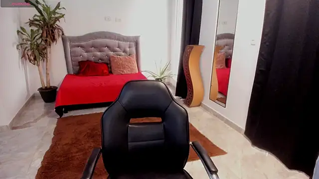 Snapshot of fox_valerie chatting on 15, 4, 2026 fox valerie online show from 15, 4, 2026