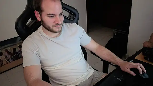 Snapshot of Paul00474 chatting on 24, 9, 2025 Paul00474 online show from 24, 9, 2025