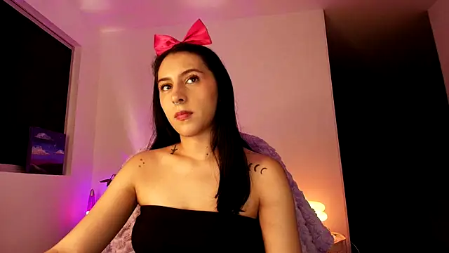 Snapshot of violethun_ chatting on 14, 10, 2025 violethun  online show from 14, 10, 2025