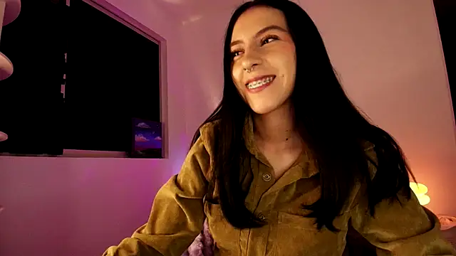 Snapshot of violethun_ chatting on 15, 10, 2025 violethun  online show from 15, 10, 2025