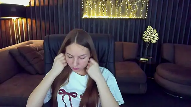 MilaAddams online show from 28, 6, 2026